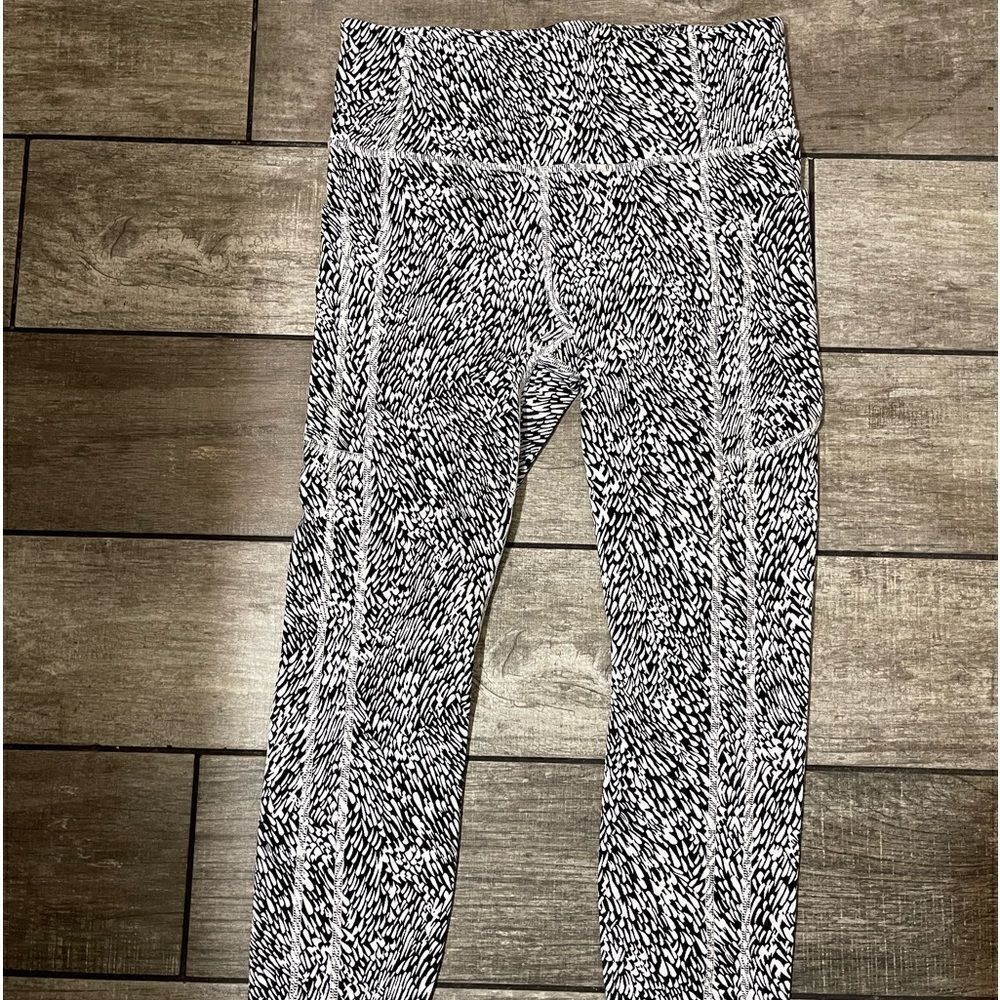 NWOT Athleta Ultimate Stash Textured Tight - Picture 3 of 10